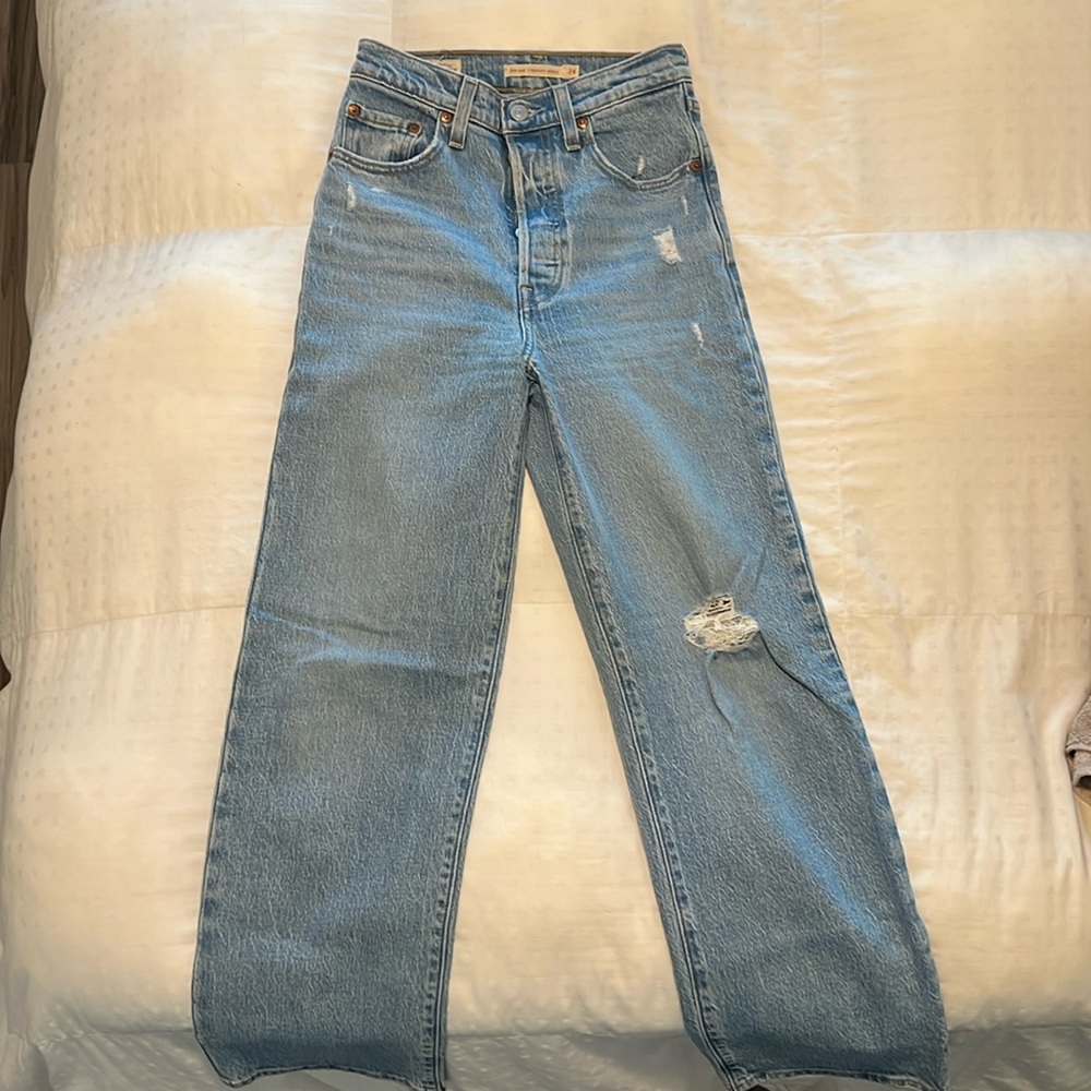 Levi’s Ribcage Straight Ankle Jeans